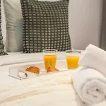 Апартаменты Charming In - Private Garden Хихон